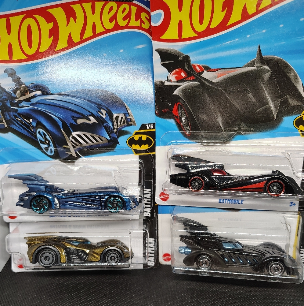 Hot Wheels Batmobile Bundle